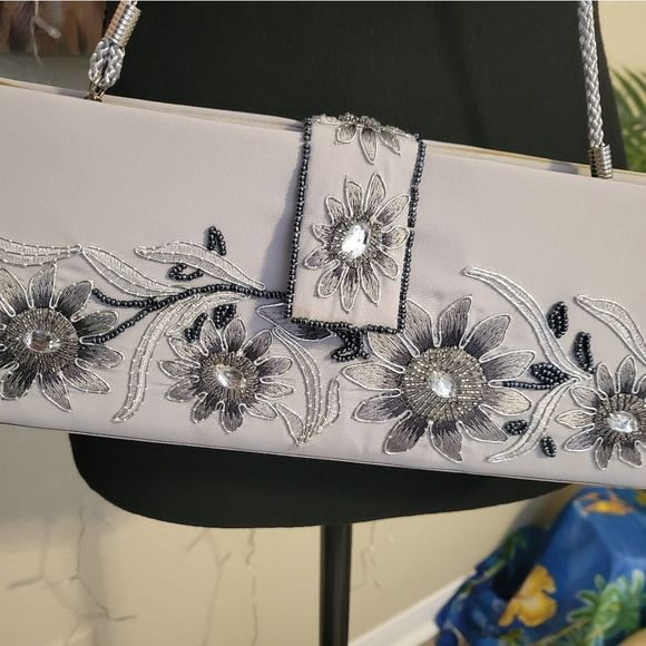 Preston & York Handbags - Preston AND YORK BEADED CLUTCH